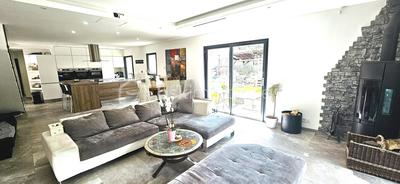 Maison - 152 m² - 7 pièces