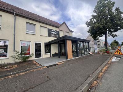 Local commercial - 84 m² - 4 pièces