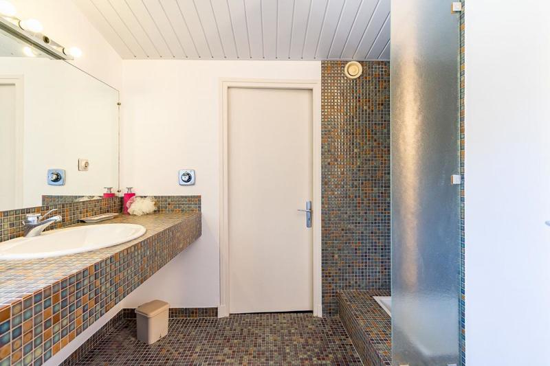 Maison - 220 m² - 6 pièces