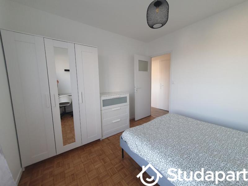 Chambre - 10 m² - 1 pièce