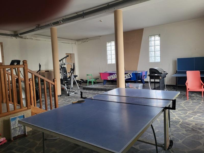 Immeuble - 1 079 m² - 46 pièces