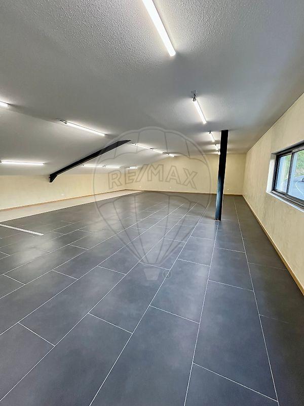 Bureau - 130 m² - 1 pièce