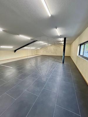 Bureau - 130 m² - 1 pièce