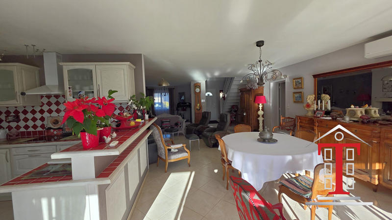 Maison traditionnelle - 186 m² - 7 pièces