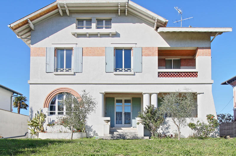 Maison - 273 m² - 7 pièces