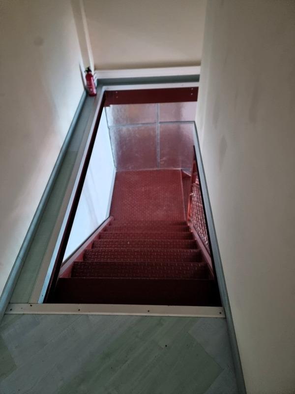 Local artisanal - 179 m² - 5 pièces