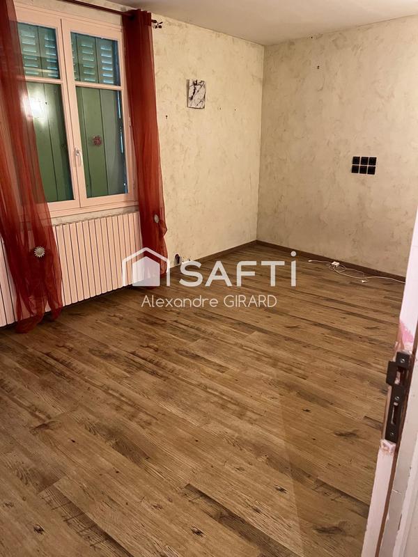 Maison - 107 m² - 6 pièces