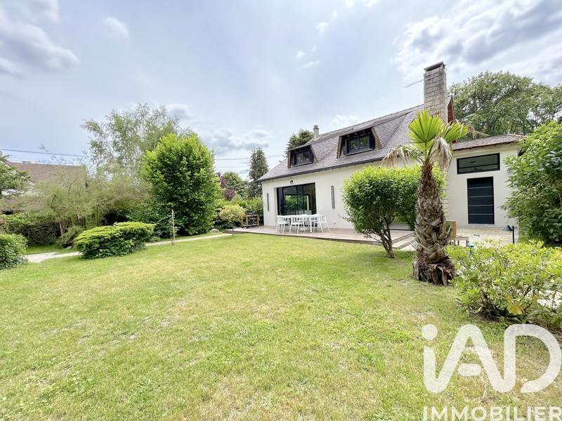 Maison - 204 m² - 7 pièces