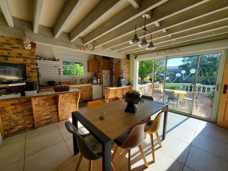 Propriété - 206 m² - 8 pièces