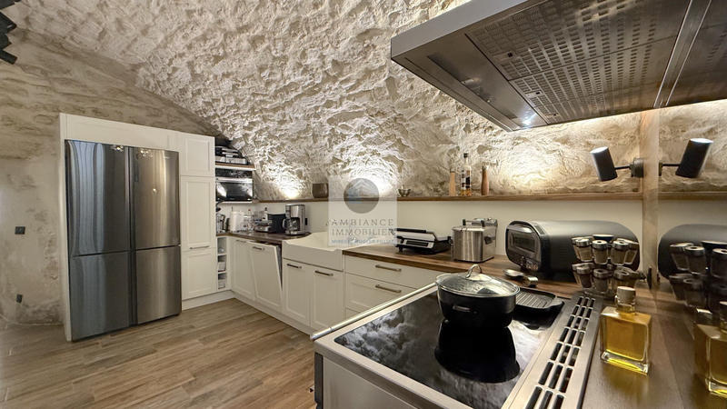 Maison - 219 m² - 6 pièces