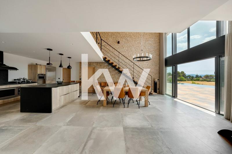 Maison - 350 m² - 8 pièces