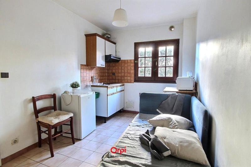 Studio - 13 m² - 2 pièces