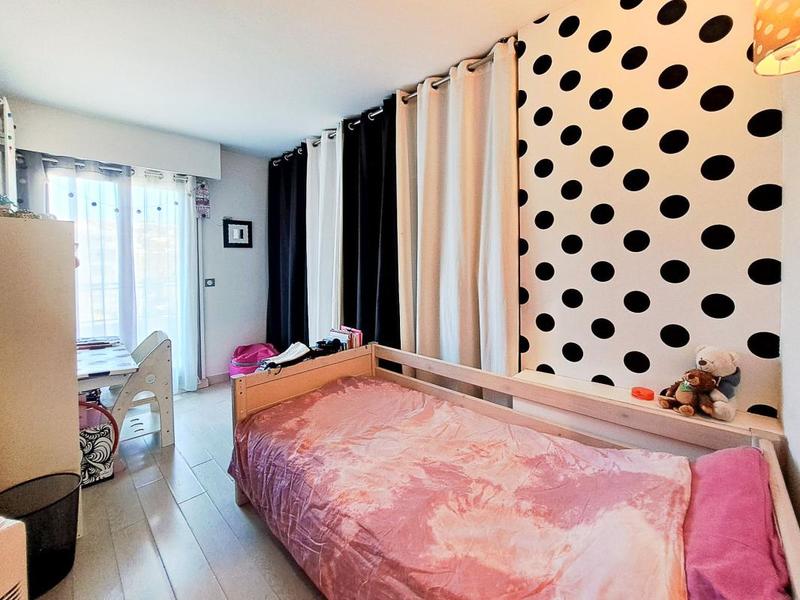 Appartement - 80 m² - 4 pièces