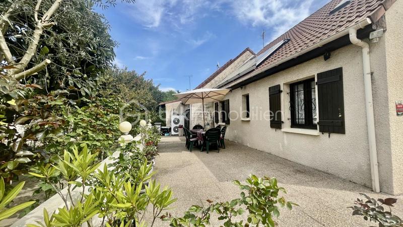 Maison traditionnelle - 97 m² - 5 pièces