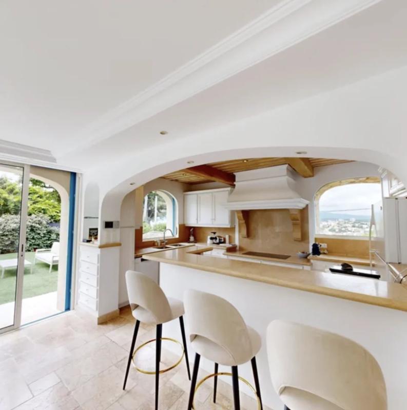 Villa - 200 m² - 7 pièces