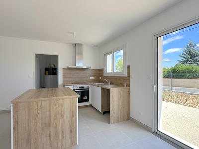 Maison - 95 m² - 4 pièces