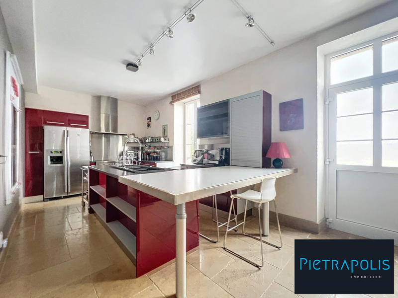 Maison - 196 m² - 7 pièces