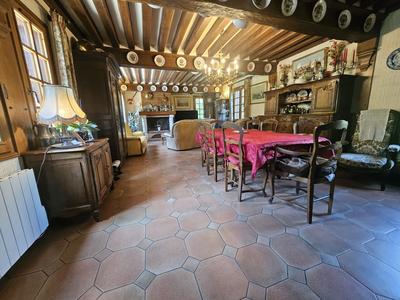 Maison traditionnelle - 176 m² - 7 pièces