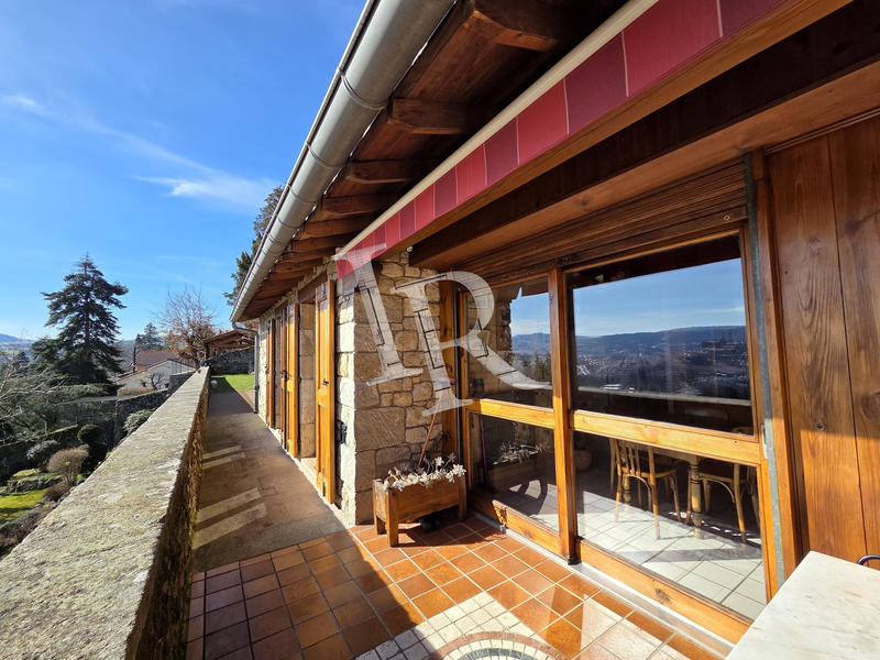 Maison - 158 m² - 5 pièces