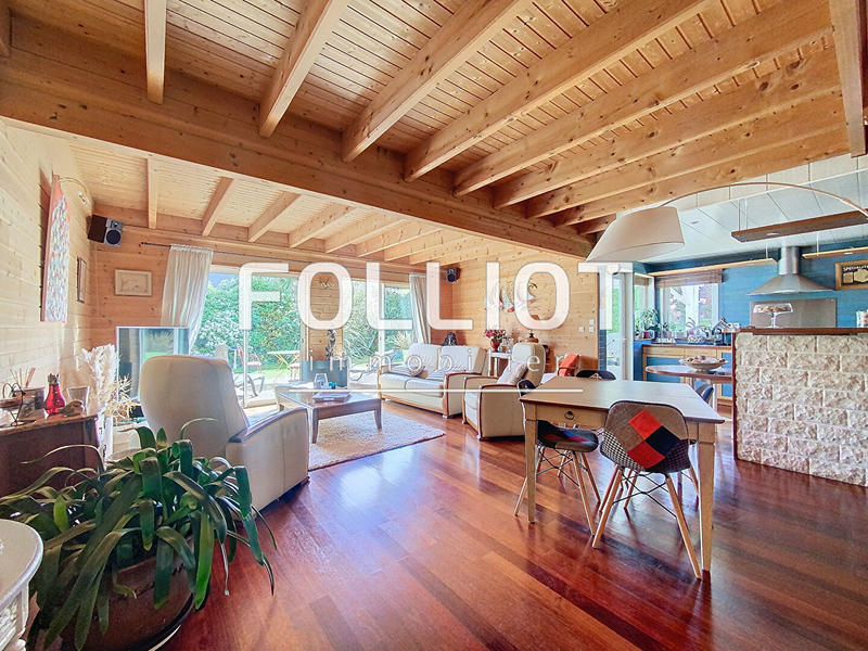 Maison - 140 m² - 8 pièces