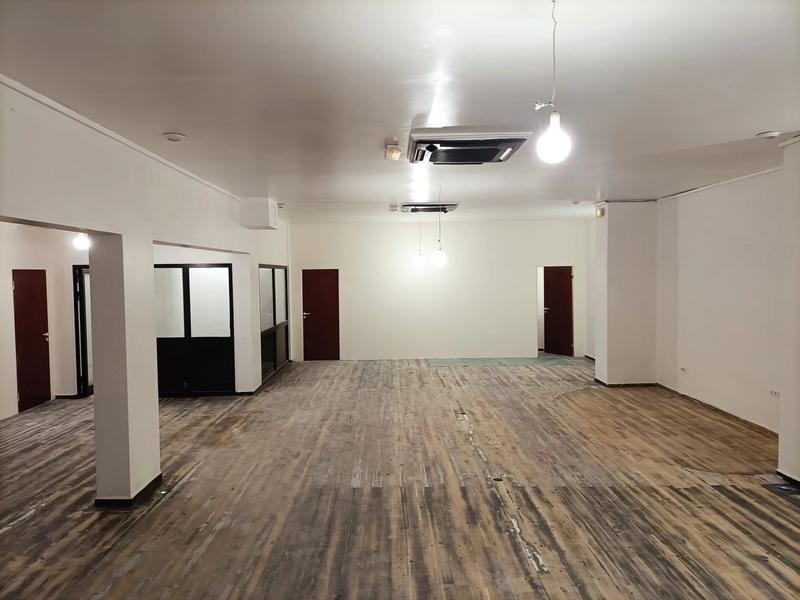 Local commercial - 255 m² - 4 pièces