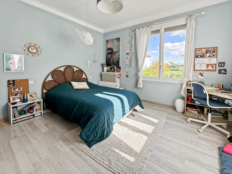 Maison - 260 m² - 8 pièces