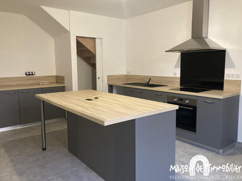 Maison - 140 m² - 5 pièces