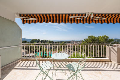 Appartement - 90 m² - 3 pièces