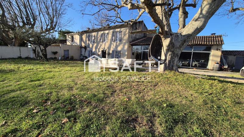 Maison - 255 m² - 8 pièces