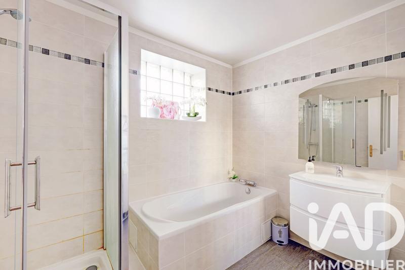 Appartement - 182 m² - 8 pièces