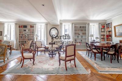 Appartement - 204 m² - 7 pièces