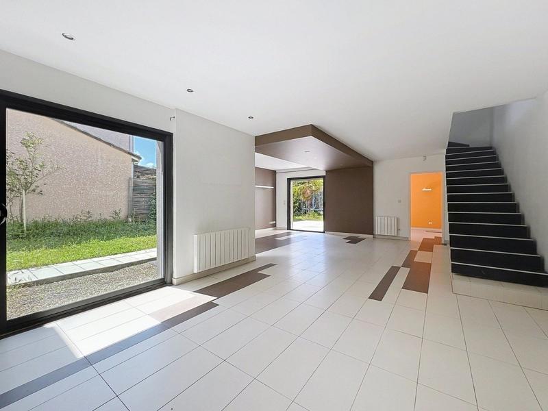 Maison - 169 m² - 5 pièces