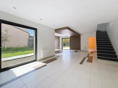 Maison - 169 m² - 5 pièces