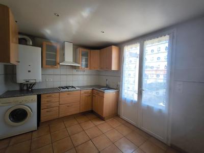 Maison - 94 m² - 7 pièces