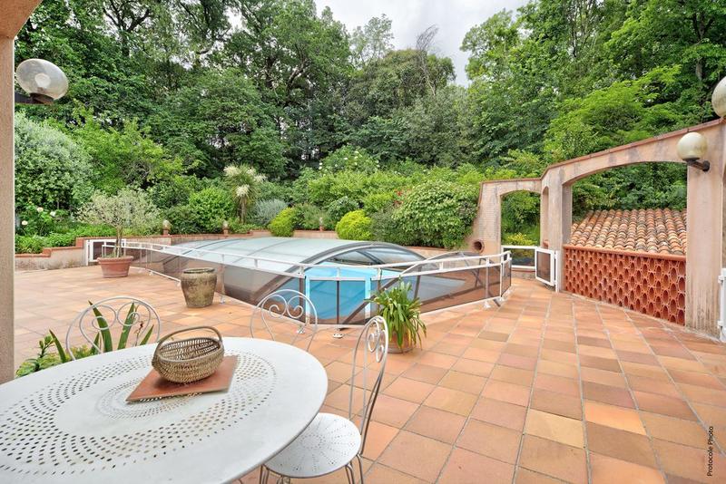 Maison - 328 m² - 9 pièces