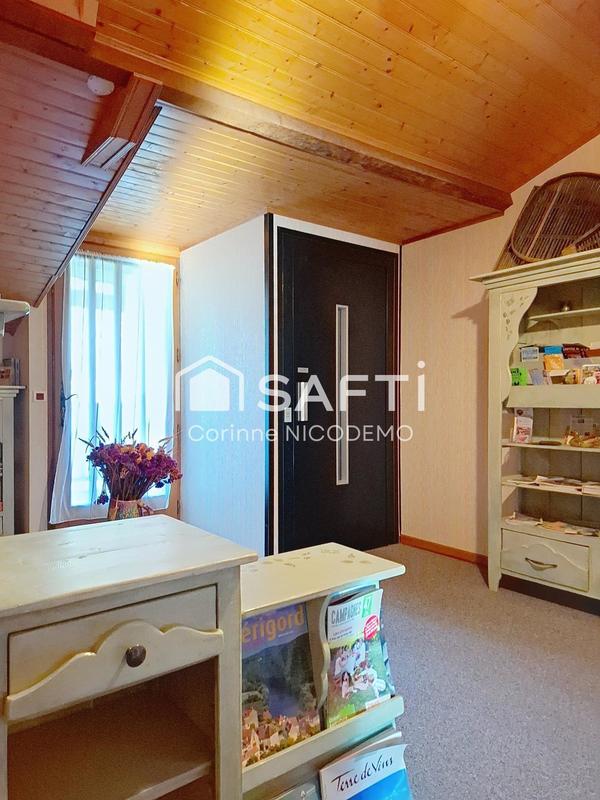 Maison - 219 m² - 9 pièces