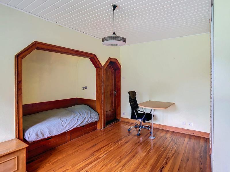 Maison - 233 m² - 8 pièces