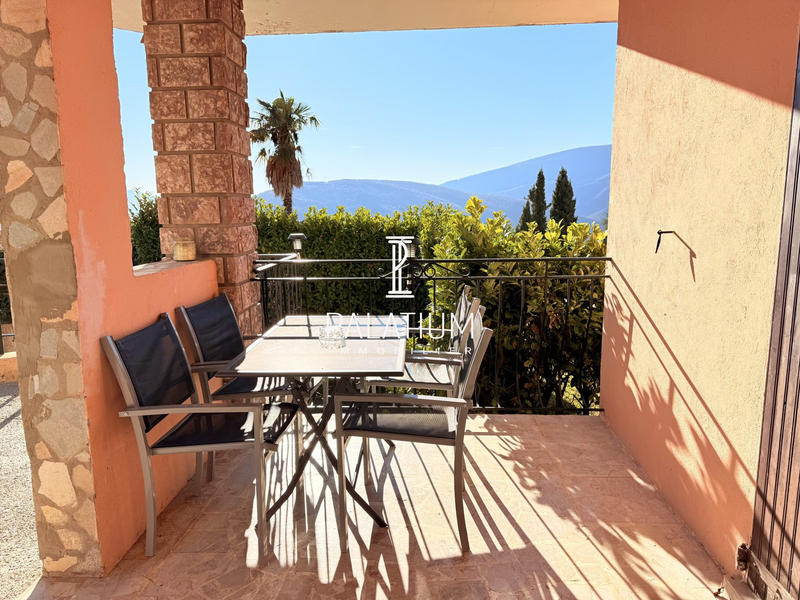 Maison - 230 m² - 7 pièces