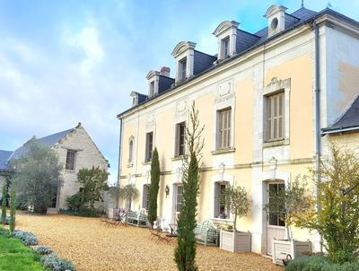 Maison de maîtres - 590 m² - 9 pièces