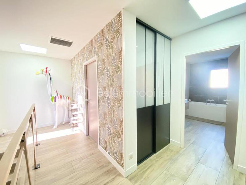 Maison - 161 m² - 7 pièces