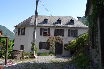 Propriété - 167 m² - 9 pièces