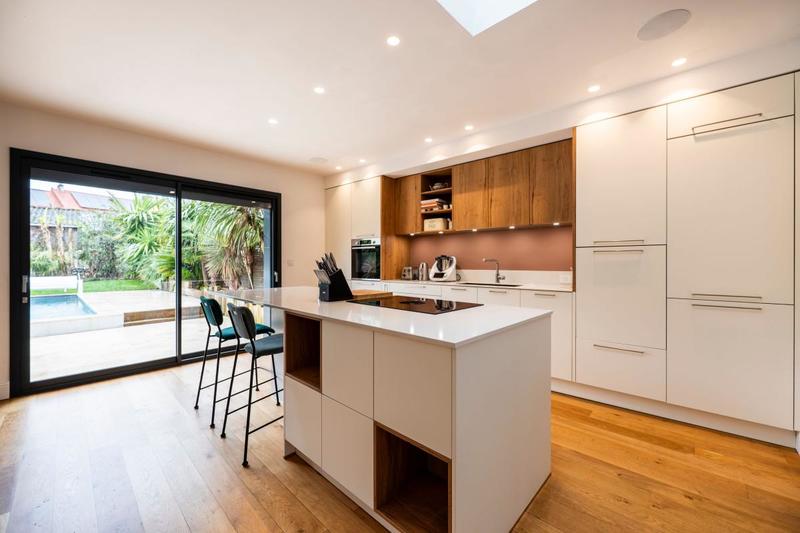 Maison - 226 m² - 5 pièces