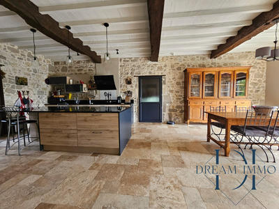 Maison - 380 m² - 11 pièces