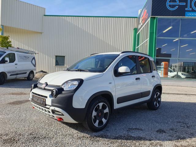 Fiat Panda My23 1.0 70 ch Hybride Bsg s/S Cross