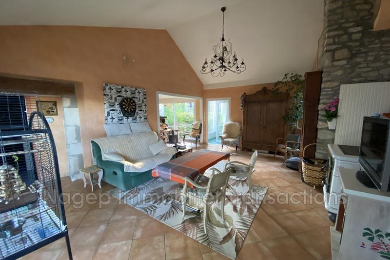 Propriété - 246 m² - 9 pièces