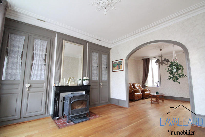 Maison - 207 m² - 10 pièces