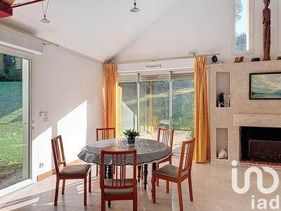 Maison - 360 m² - 13 pièces