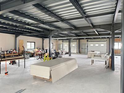 Local commercial - 700 m² - 1 pièce