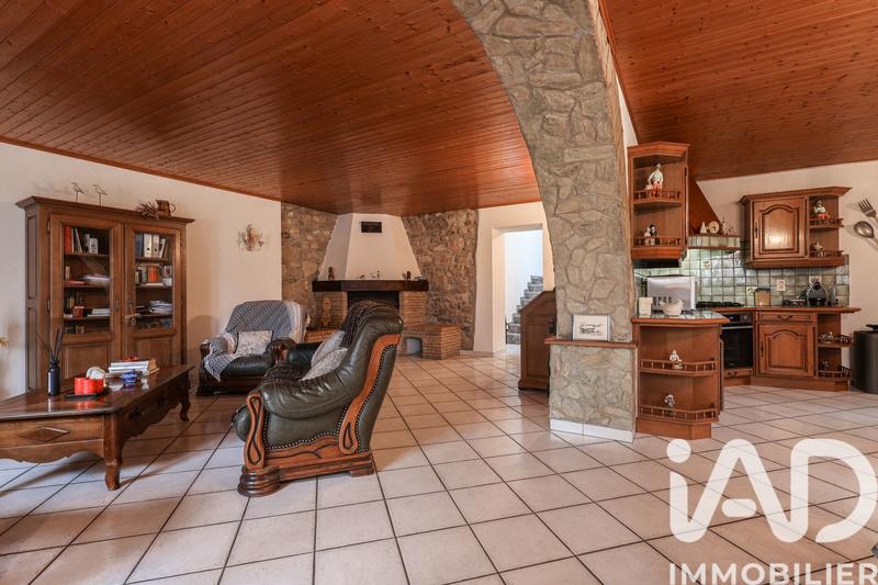 Maison - 258 m² - 7 pièces