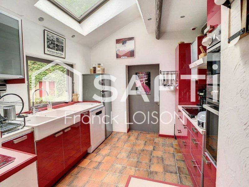 Maison - 203 m² - 7 pièces